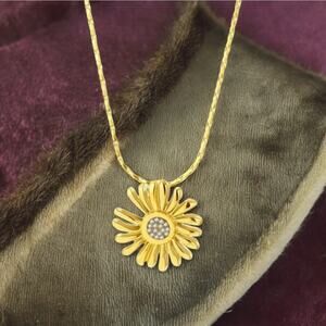NEW 14K yellow gold plated waterproof daisy flower CZ necklace jewelry B29A